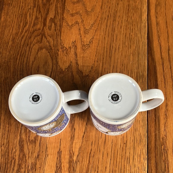 2 NEW MICROWAVE & DISHWASHER SAFE BLUE & WHITE MUGS - Picture 4 of 7